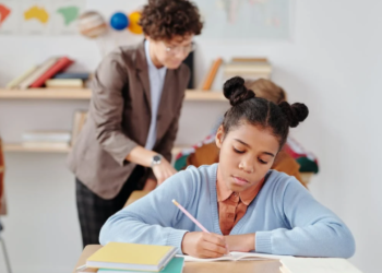 Nueva ley en California modificará el horario escolar en primarias y secundarias