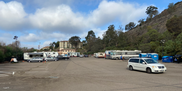 Extienden horario de estacionamiento seguro a 24hrs para personas sin hogar en Mission Valley