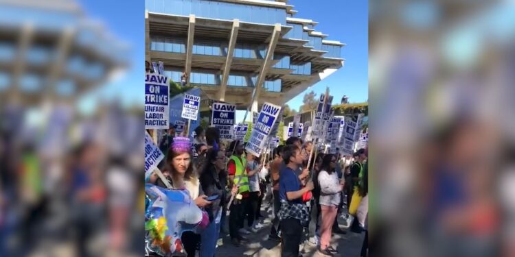 UC San Diego Huelga