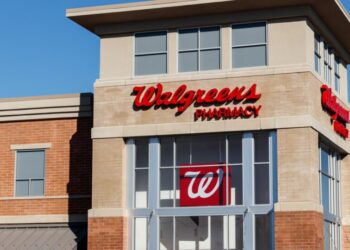 Walgreens lanza servicios de entrega gratuitos de Paxlovid con DoorDash y Uber