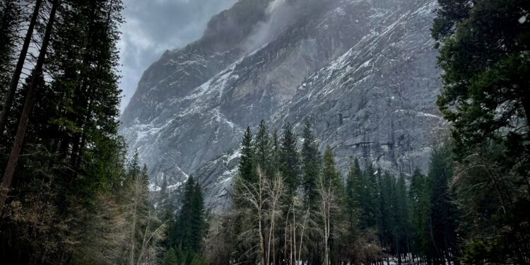 Dos personas mueren después de un desprendimiento de rocas en el Parque Nacional Yosemite