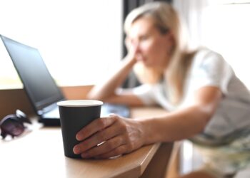Una nueva tendencia viral llamada “lunes mínimos” puede reducir el estrés y el agotamiento en el trabajo