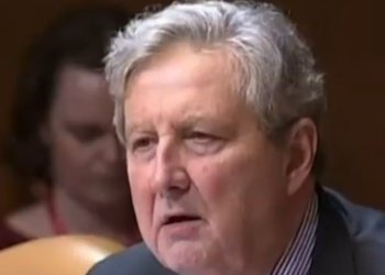 Declaran persona non grata a John Kennedy
