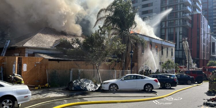Incendio en casa abandonada
