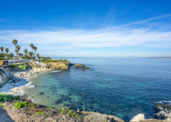 Tres playas de San Diego clasificadas como las aguas más azules del país