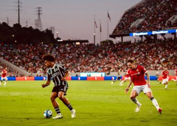 El público llenó el Snapdragon Stadium para ver al Manchester United y al Wrexham en San Diego.