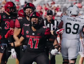 La defensa de los Aztecs dominó en la primera mitad para que tomaran la ventaja.