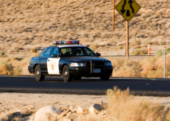 La Patrulla de Carreteras de California ofrece consejos para evitar conductores en sentido contrario