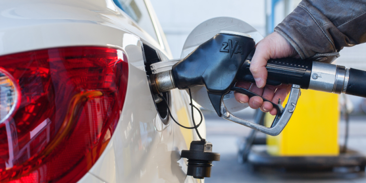 El precio de la gasolina alcanza su nivel más alto el fin de semana del Día del Trabajo