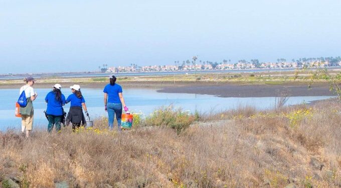 San Diego recibe fondos para ayudar a personas que viven en campamentos en el río Sweetwater