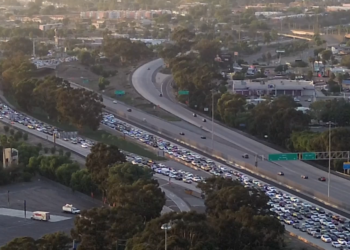 Largas filas de eeuu a tijuana