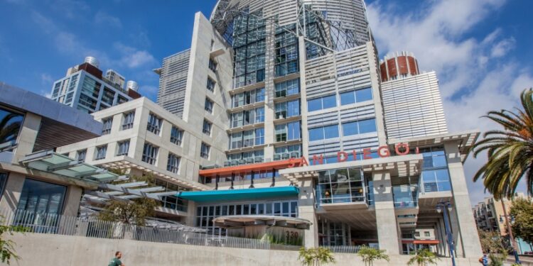 Ofrecen tratamiento contra sobredosis de drogas en la Biblioteca Central de San Diego