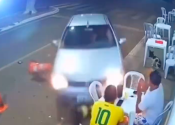Mujer atropella a su novio mientras bebía con amigos en Brasil