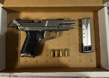 Menor es detenido por amenazar a su hermano con un arma