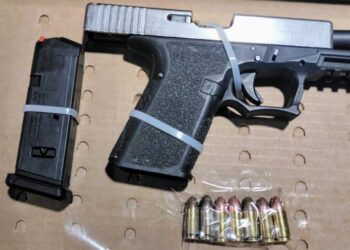 Sentencian a menor por portación de arma de fuego