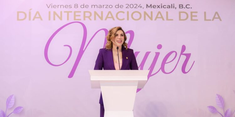 Gobernadora conmemora la lucha de las mujeres