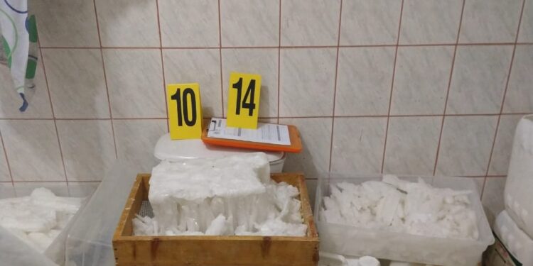 Decomisan metanfetamina y diversas sustancias en inmueble en Mexicali