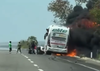 Trágico choque en Sinaloa: Cuatro muertos y 19 heridos en incendio de autobús