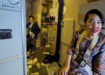Al menos un muerto y 30 heridos por fuerte turbulencias en un vuelo de Londres a Singapur