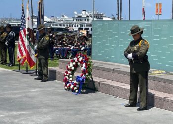 Realizan ceremonia conmemorativa a las fuerzas del orden del condado