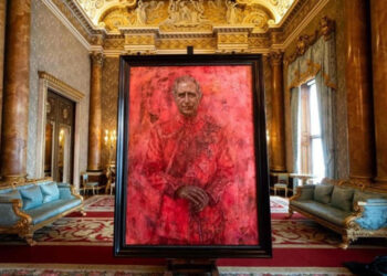 Presentan el primer retrato oficial del rey Carlos III y causa polémica