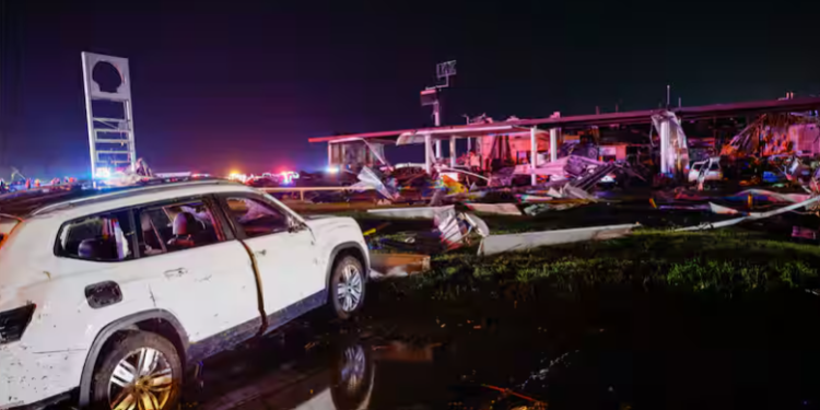 Tornado devastador en Texas deja múltiples muertos y heridos