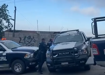 Balean a comandante de la Policía de Tijuana tras persecución
