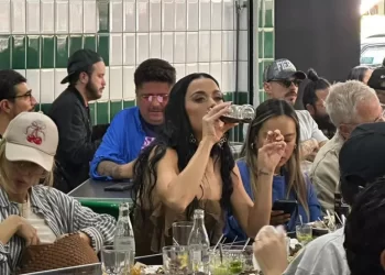 Captan a Katy Perry comiendo tacos en México