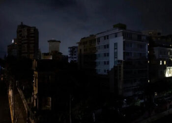 Puerto Rico enfrenta apagón masivo en vísperas de Año Nuevo