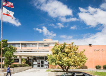 Mujeres formalizan acusaciones de acoso sexual para el ex superintendente del SDUSD