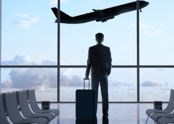 Aeropuerto de San Diego sufre retrasos en los vuelos en medio de la avalancha de viajes vacacionales