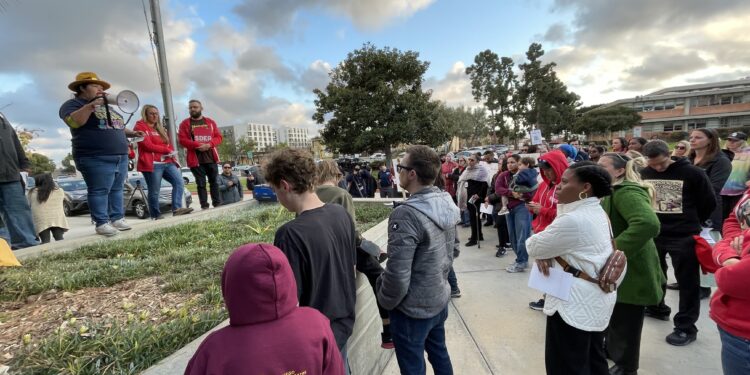 Educadores de San Diego Exigen Acción ante la Crisis de Personal en Educación Especial