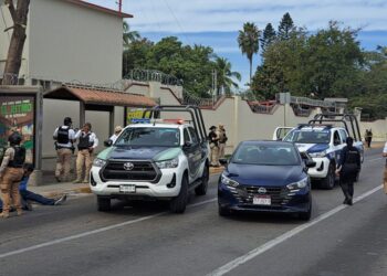 Detienen a pareja de estadounidenses en Puerto Vallarta por delitos de narcotráfico