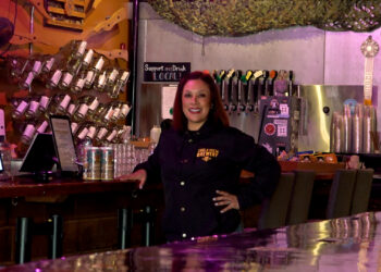 Emprendedora hispana de Chula Vista hace historia en la industria de la cerveza artesanal