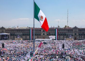 Sheinbaum afirmó que el respeto y la soberanía son innegociables en multitudinario acto en el Zócalo