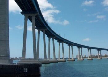Detectan riesgo de colapso en el Puente Coronado