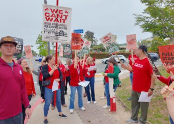 Docentes y familias de San Diego se movilizan en defensa de la educación pública