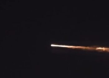 Bola de fuego cruzó el cielo del pacífico mexicano