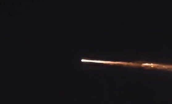 Bola de fuego cruzó el cielo del pacífico mexicano