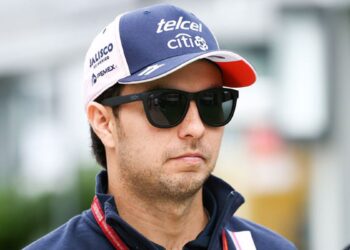 Checo Pérez habría firmado con Cadillac para volver a F1 en 2026
