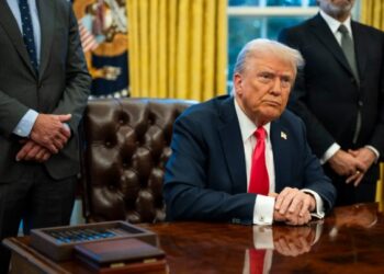 La “Tarjeta Dorada Trump” enfrenta dudas legales y fiscales mientras atrae a ricos extranjeros