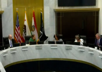 Supervisores del Condado de San Diego aprueban preparar a negocios ante posibles operativos migratorios