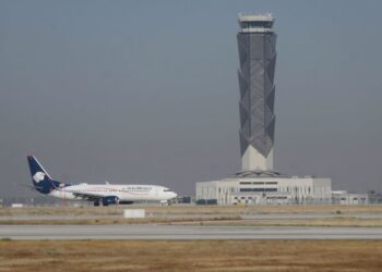 Estados Unidos acusa a México de incumplir acuerdos por obligar uso del AIFA