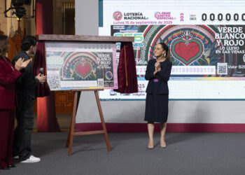 Sheinbaum dedica sorteo de Lotería Nacional a migrantes en Estados Unidos