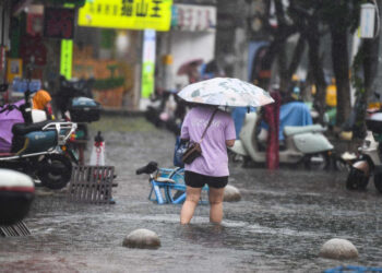Tifón Wipha causó caos en Hong Kong