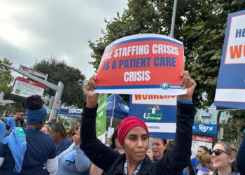 Empleados de Kaiser Permanente alzan la voz por mejores condiciones laborales