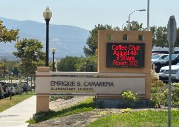 Agentes de inmigración arrestan a un padre afuera de una escuela primaria de Chula Vista