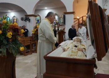 Rosarito despide al arzobispo Francisco Moreno Barrón con fe y gratitud