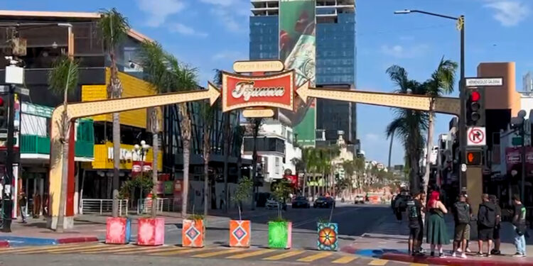 Avanza la construcción del andador peatonal en la avenida Revolución, en Tijuana