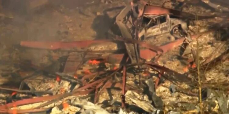 Siguen desaparecidas 18 personas tras explosión en planta de Tennessee